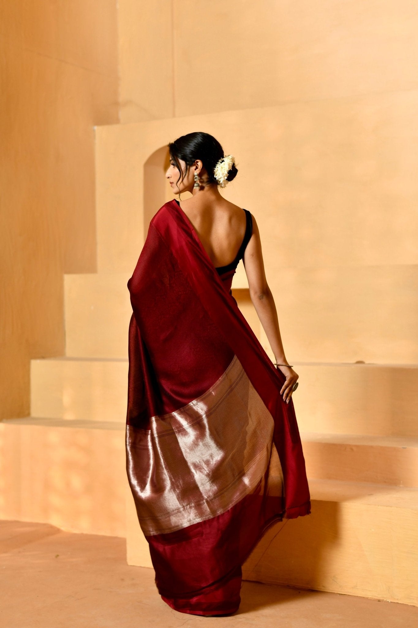 Wine Katan Silk Saree with Intricate Tanchoi Weaves - Banarasiya