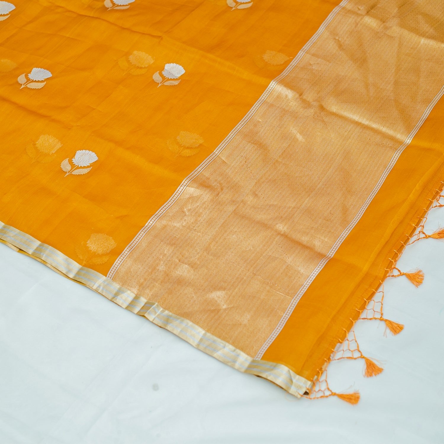 Yellow Pure Organza Handloom Banarasi Saree - Banarasiya
