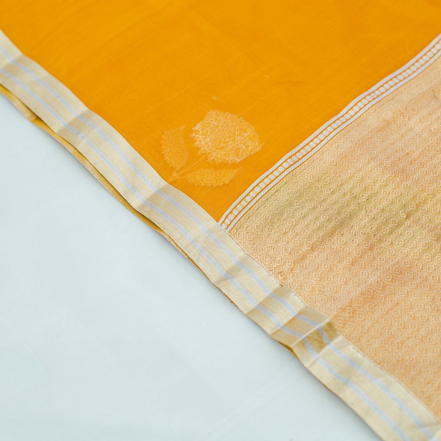 Yellow Pure Organza Handloom Banarasi Saree - Banarasiya