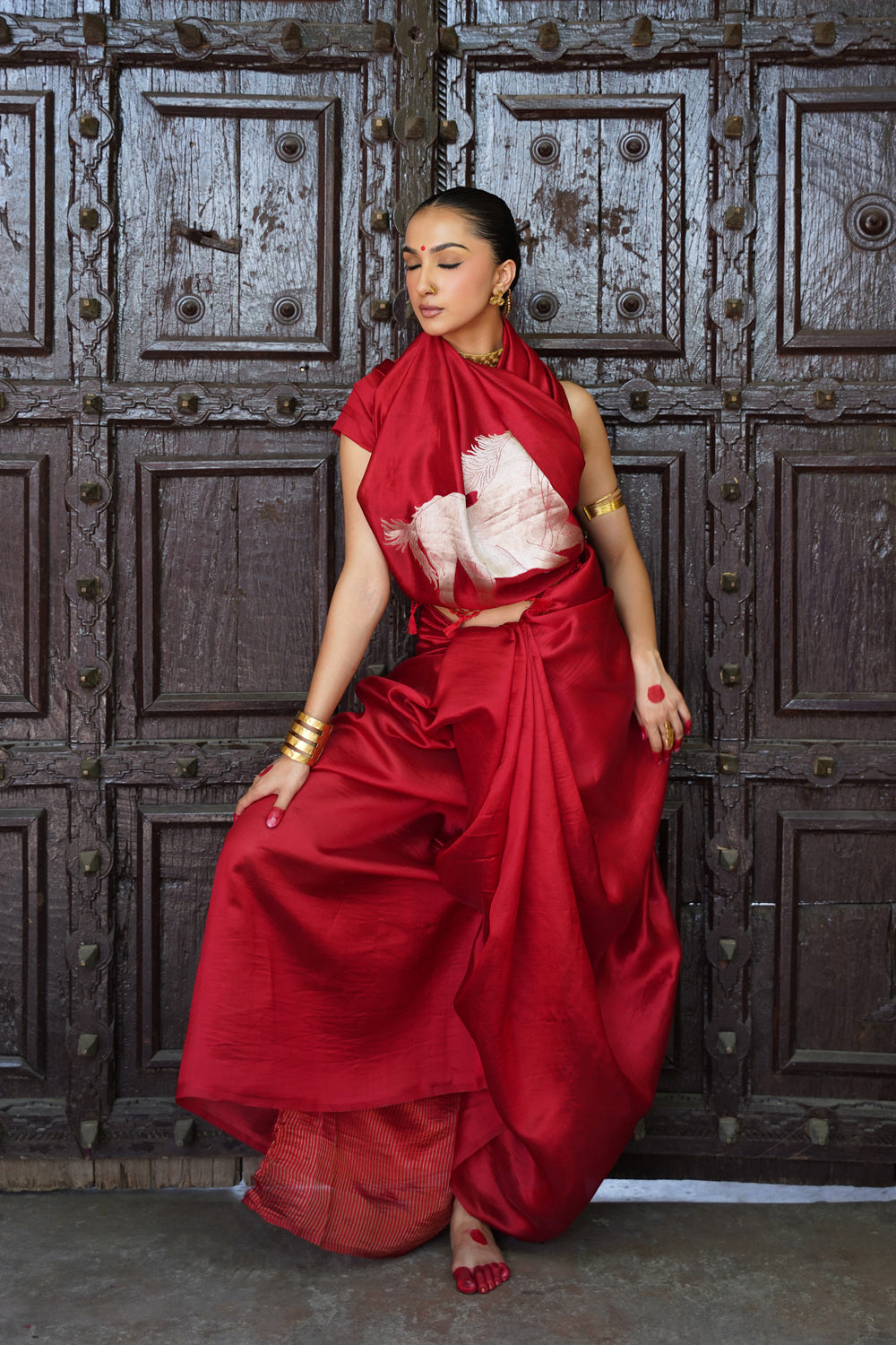 Plain Handwoven Katan Silk Saree with Silver Horse Motif Pallu