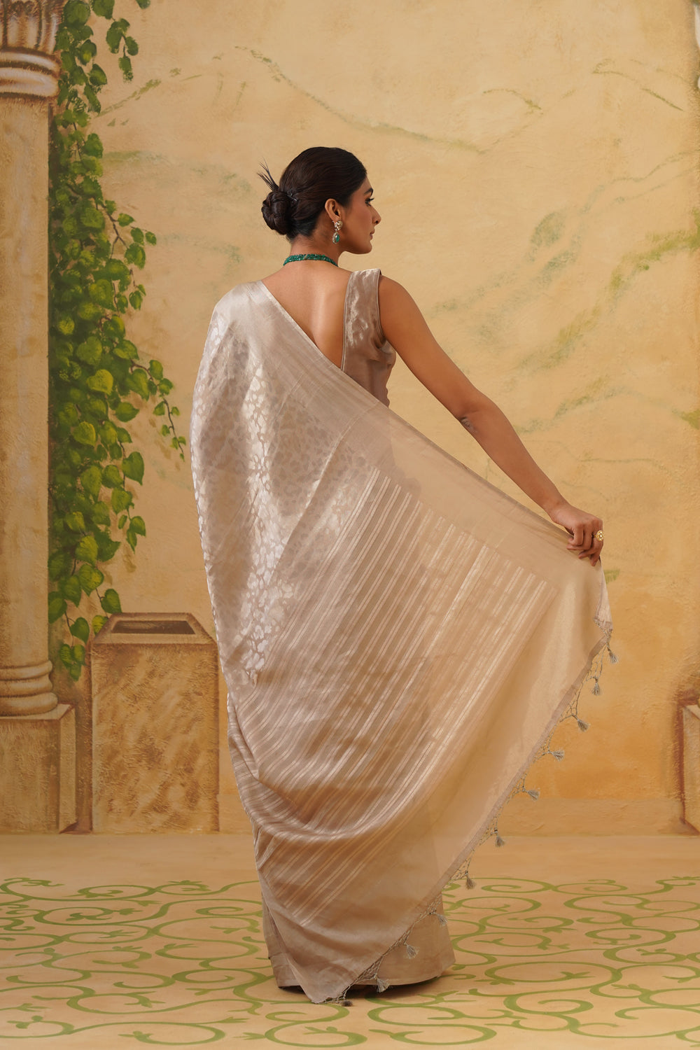 Handwoven Silver-Beige Katan Tissue Silk Saree in Tanchoi
